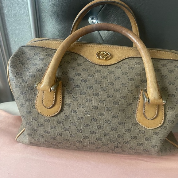 Authentic Gucci Vintage 👜👑 - Picture 2 of 14
